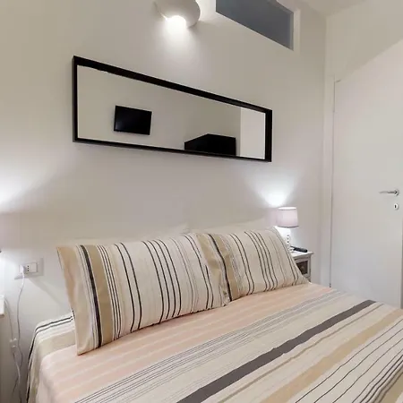 Luxury 2 Bedrooms Apartment *